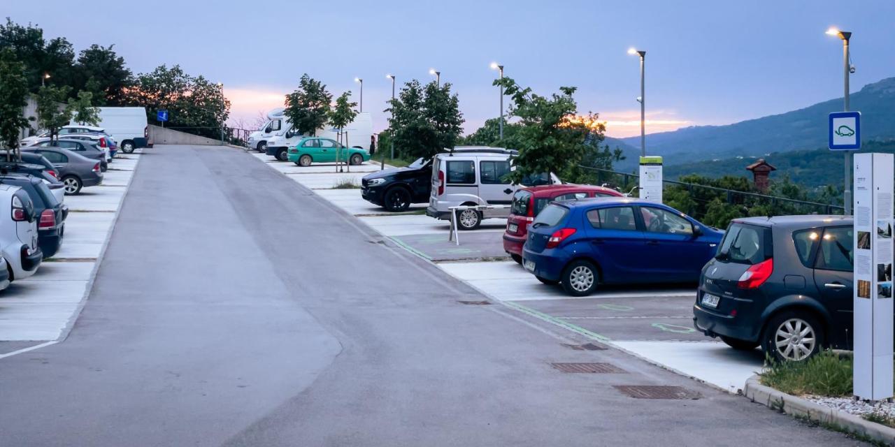 Irena Great For A Family With Free Parking And Ev Station Ajdovscina
